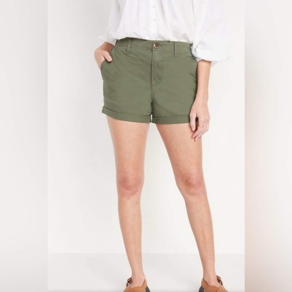 NEW…Old Navy High-Waisted Pull On Chino Shorts